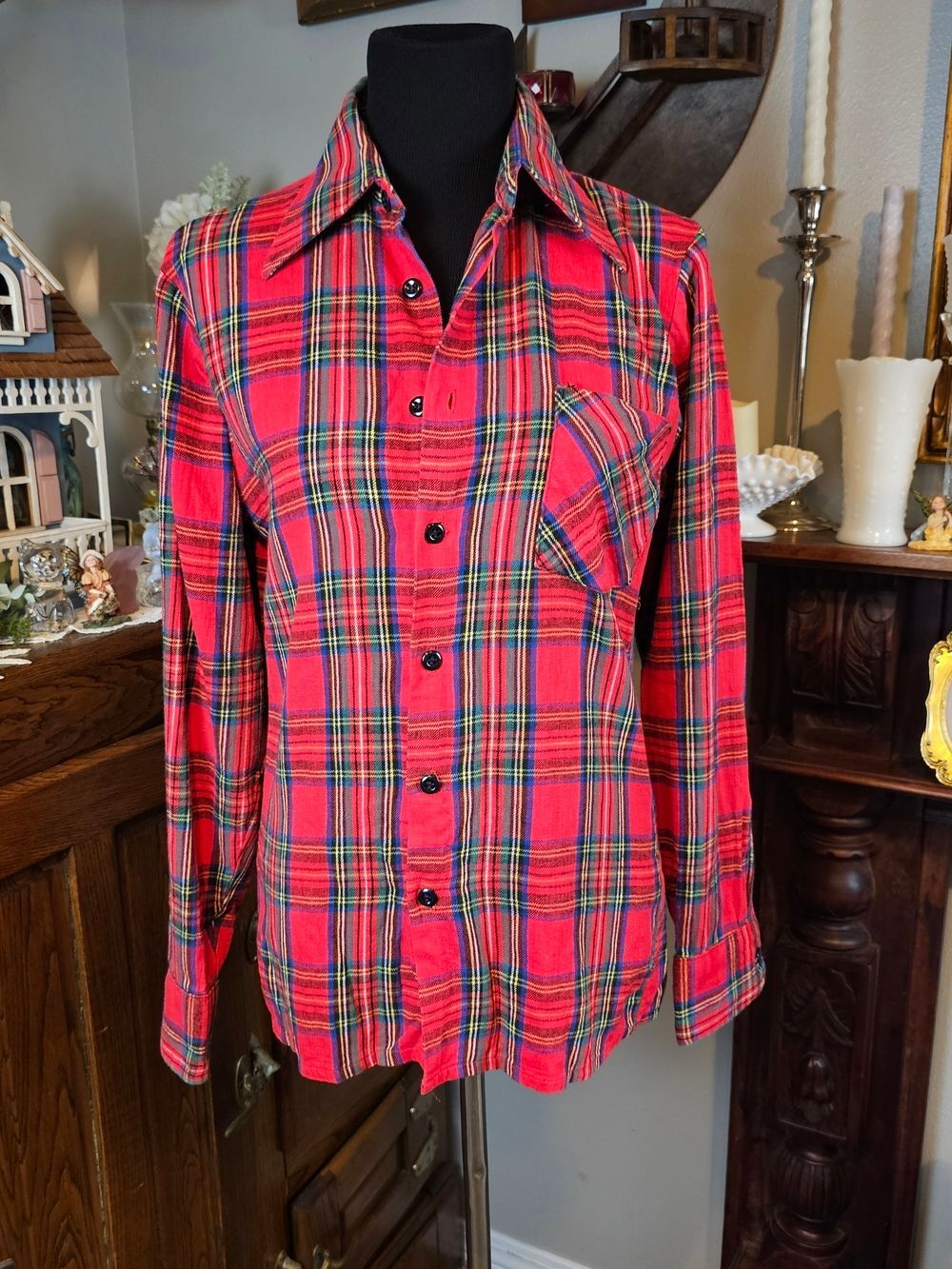 Vintage Van Heusen Sportwear Red Tartan Plaid Flannel Shirt Small